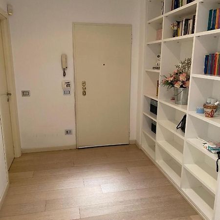 Lovely Apartment In The New Porta Nuova Area Milano Exteriör bild