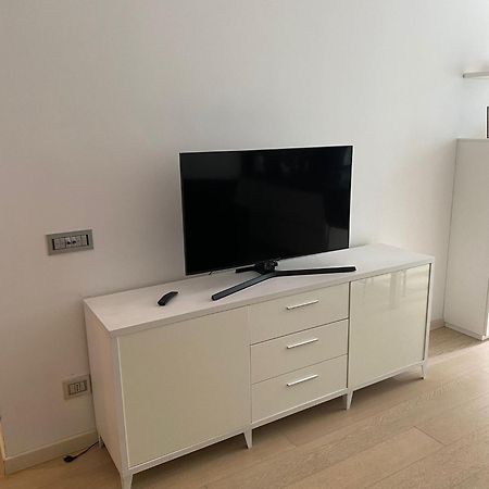 Lovely Apartment In The New Porta Nuova Area Milano Exteriör bild